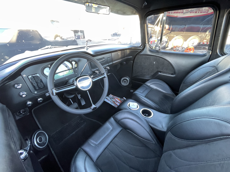 matt-hotch-the-wide-side-GMC-7